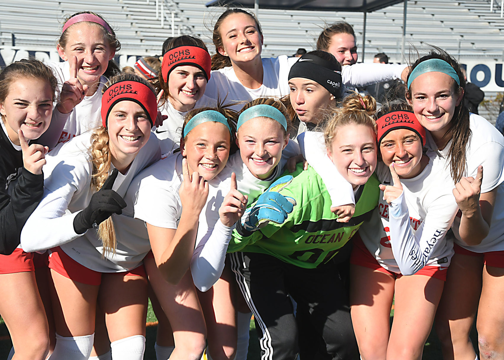 111719_spt_ocgirlssoccer00123681